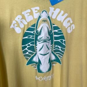 Columbia Men's Free Hugs Shark Graphic T-Shirt - Sunlit  large